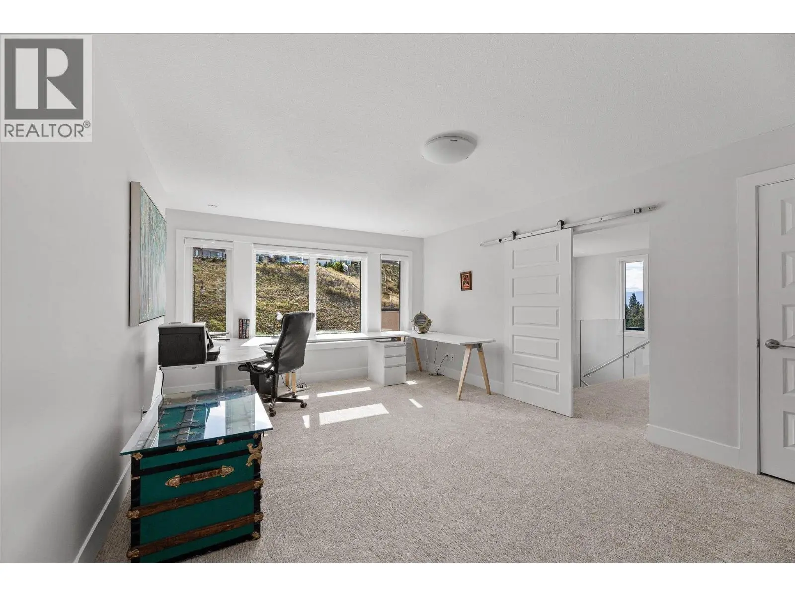 980 Ledgeview Court. Kelowna, British Columbia