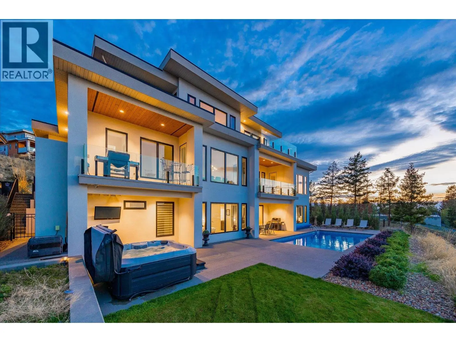 980 Ledgeview Court. Kelowna, British Columbia