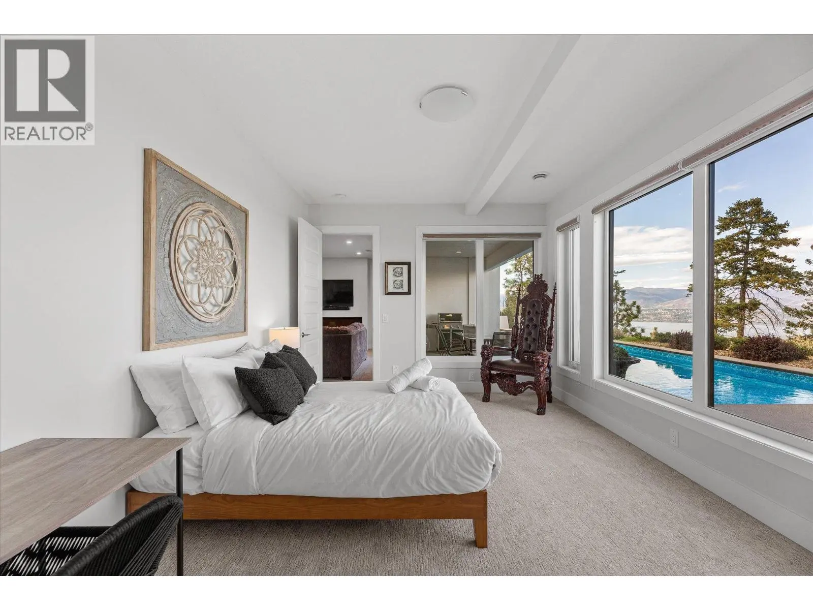 980 Ledgeview Court. Kelowna, British Columbia