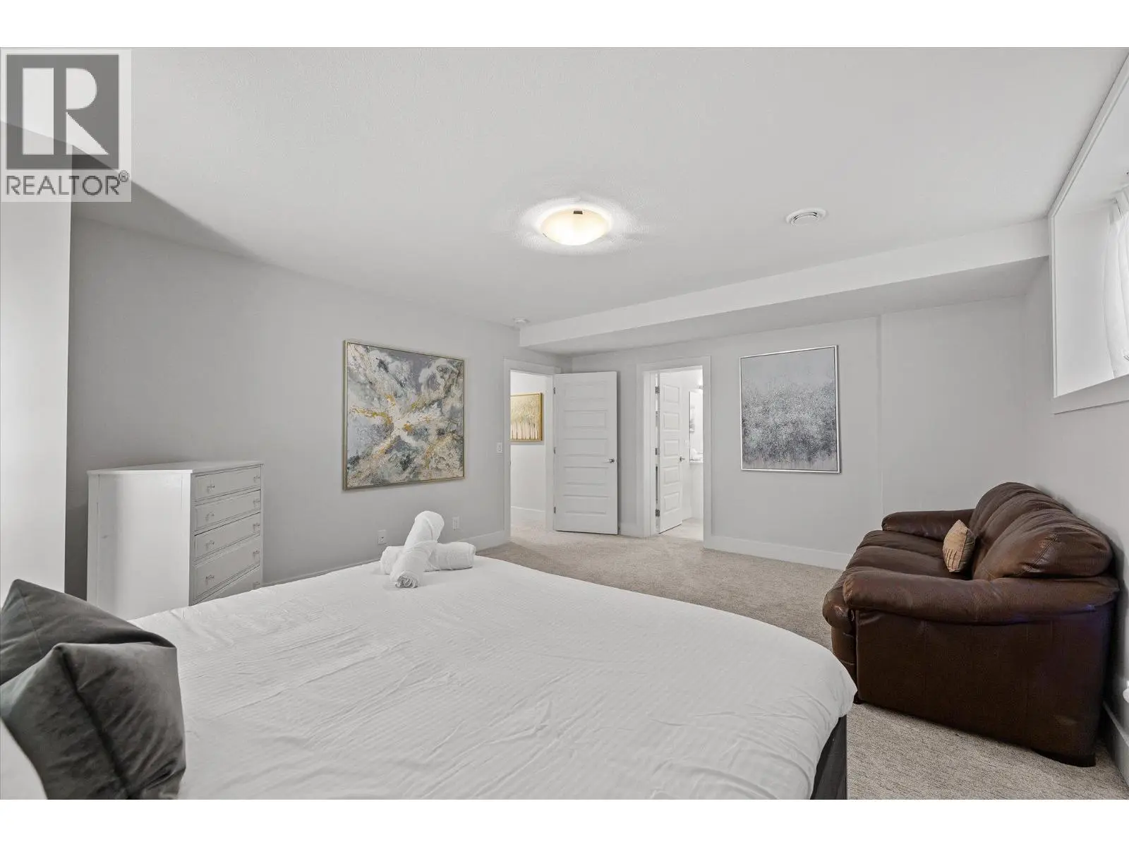 980 Ledgeview Court. Kelowna, British Columbia