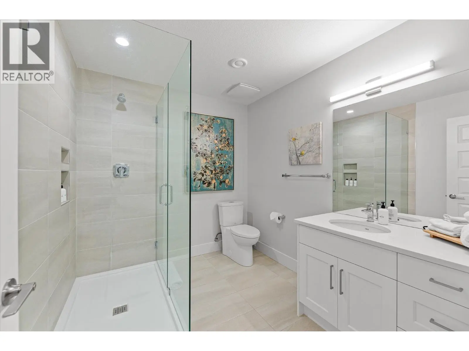 980 Ledgeview Court. Kelowna, British Columbia