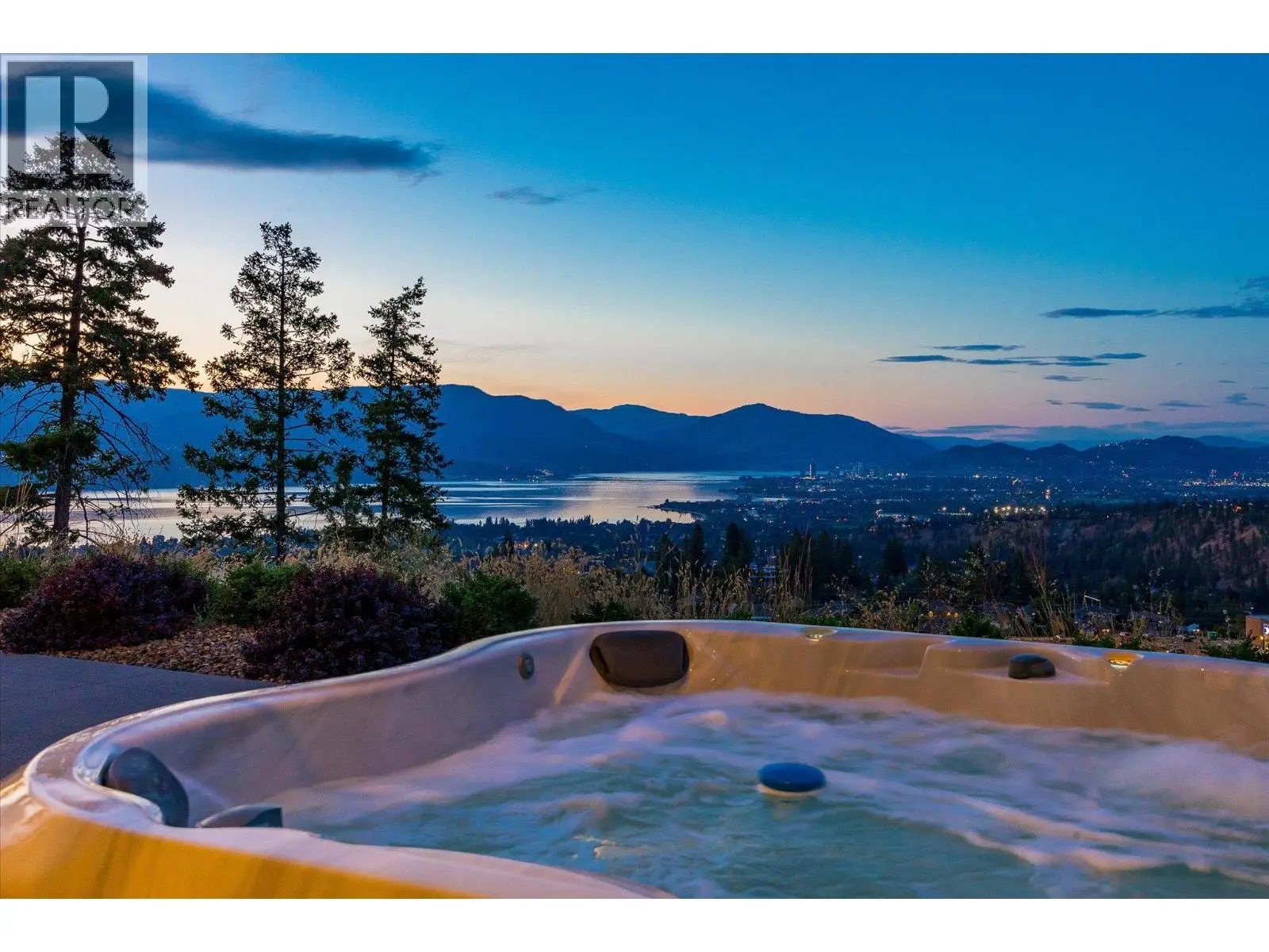 980 Ledgeview Court. Kelowna, British Columbia