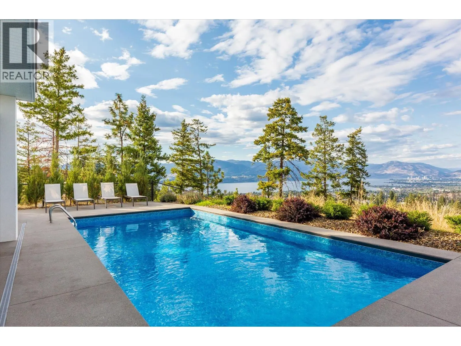980 Ledgeview Court. Kelowna, British Columbia
