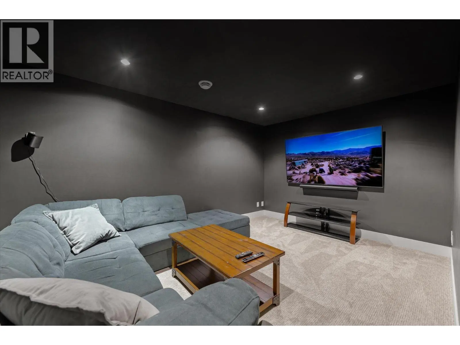 980 Ledgeview Court. Kelowna, British Columbia