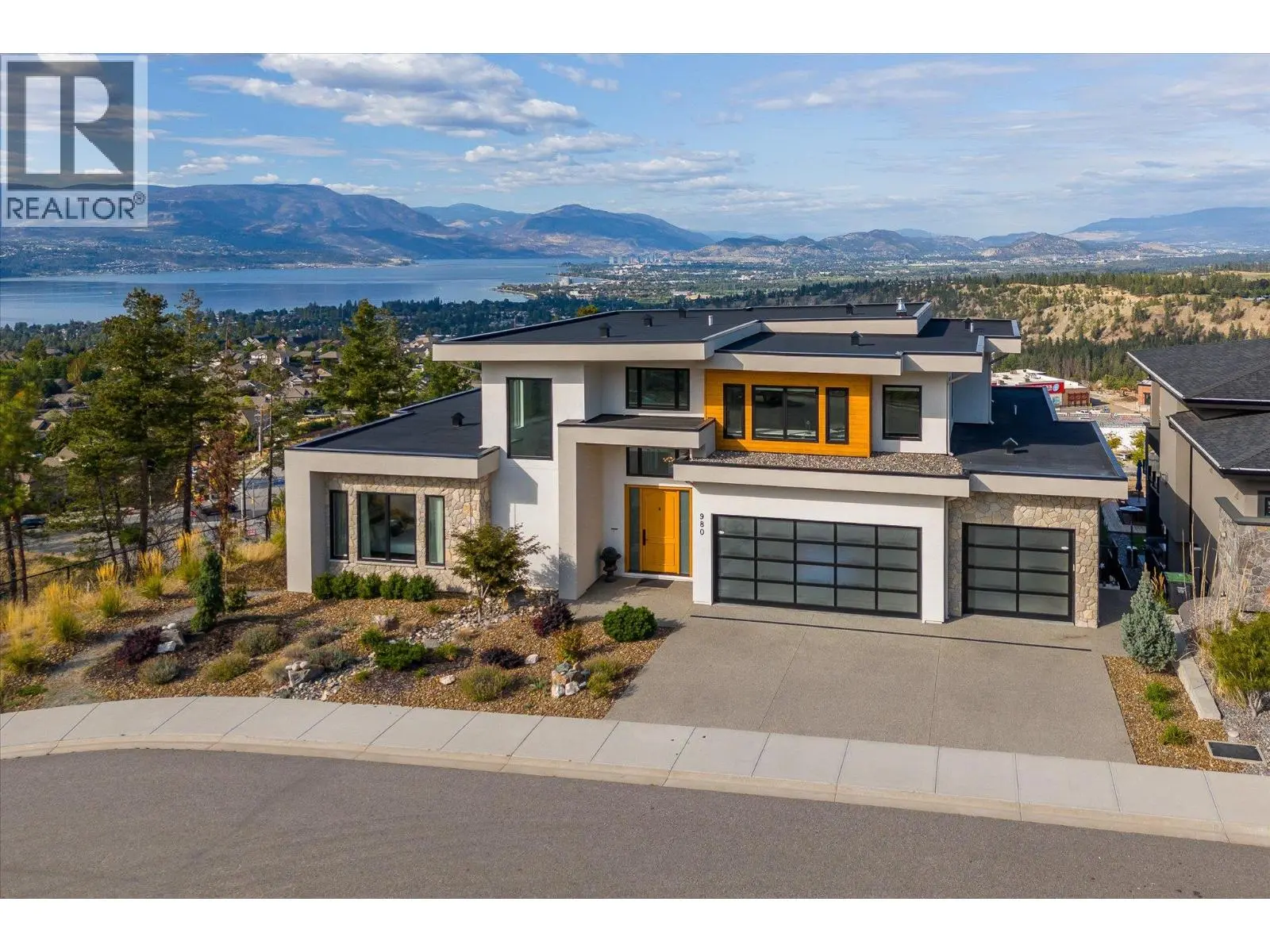 980 Ledgeview Court. Kelowna, British Columbia