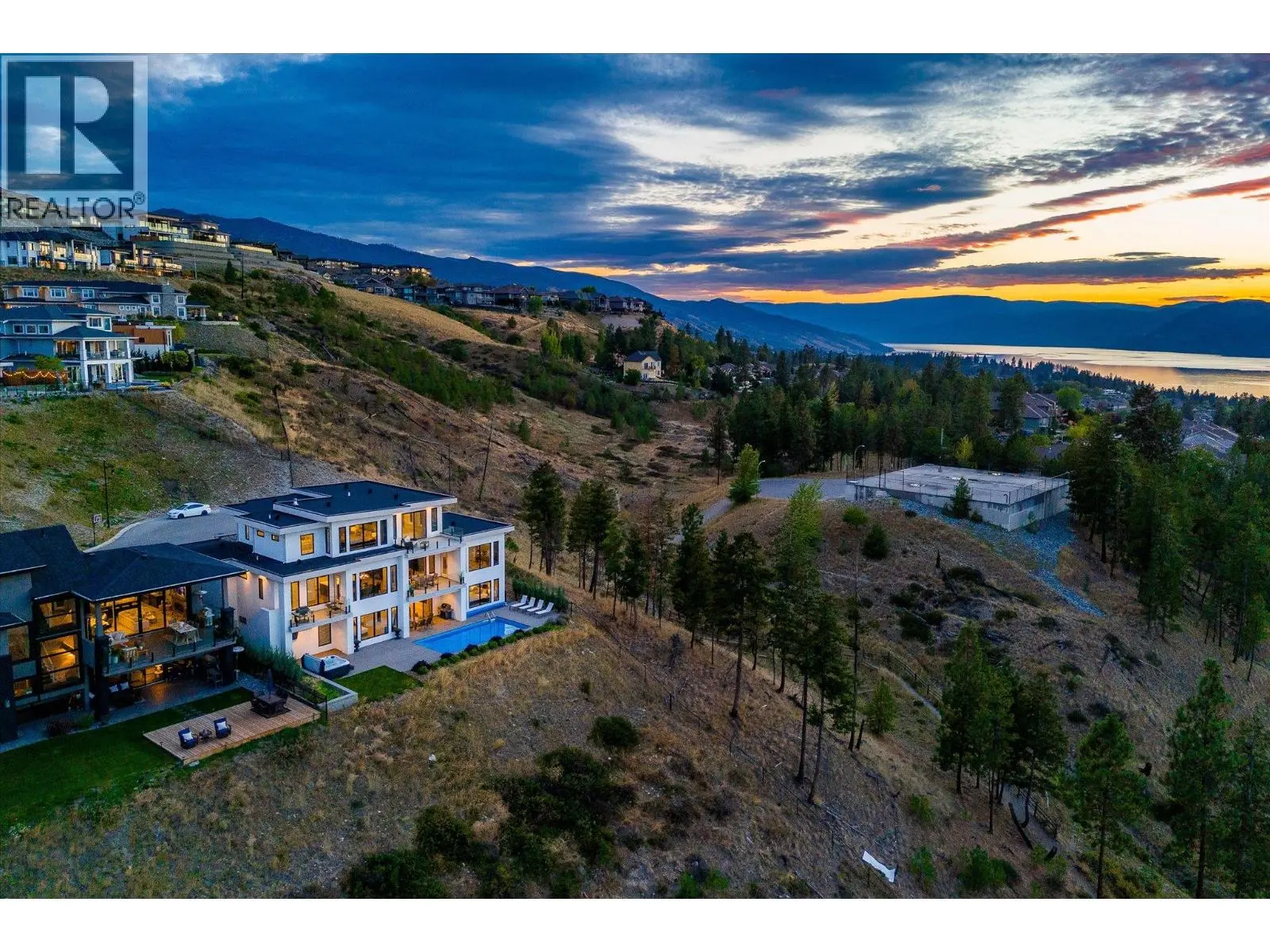 980 Ledgeview Court. Kelowna, British Columbia