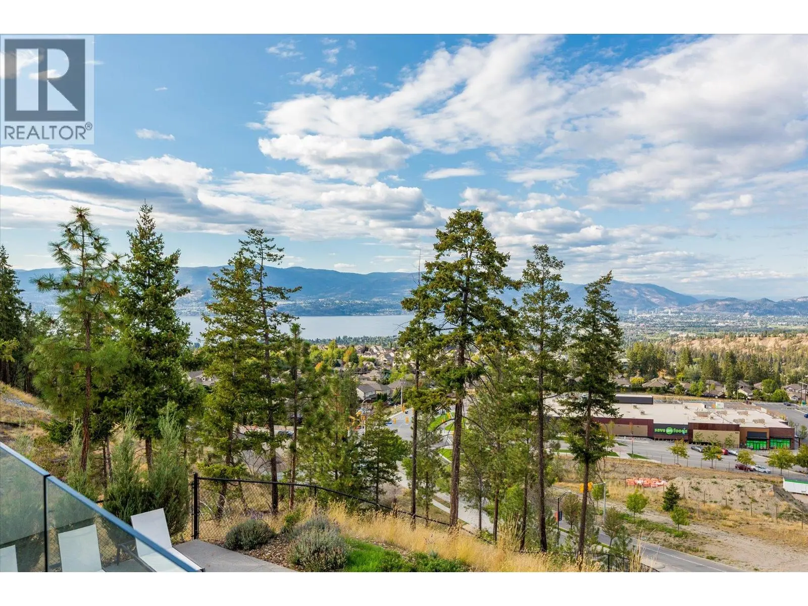 980 Ledgeview Court. Kelowna, British Columbia