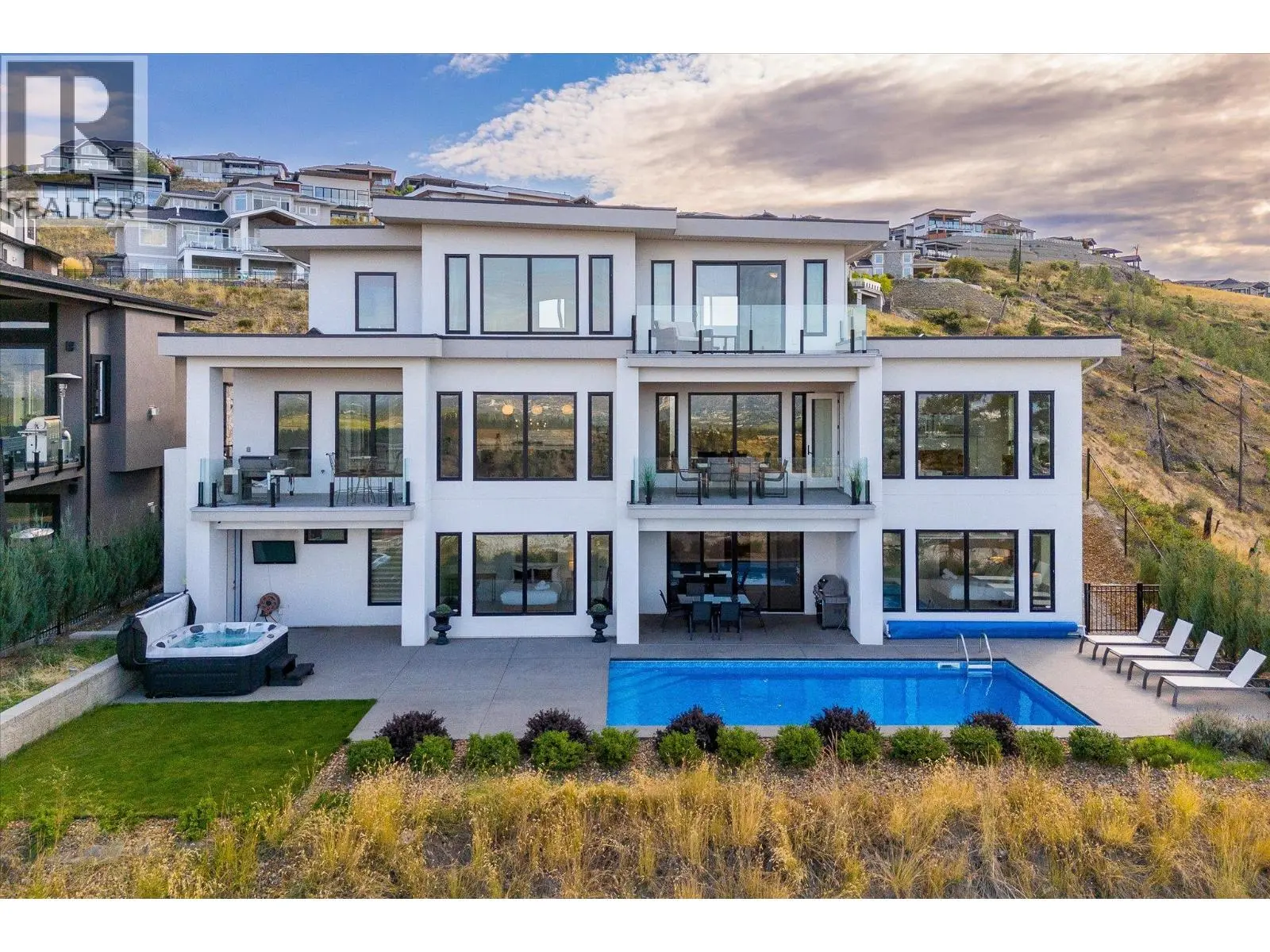 980 Ledgeview Court. Kelowna, British Columbia