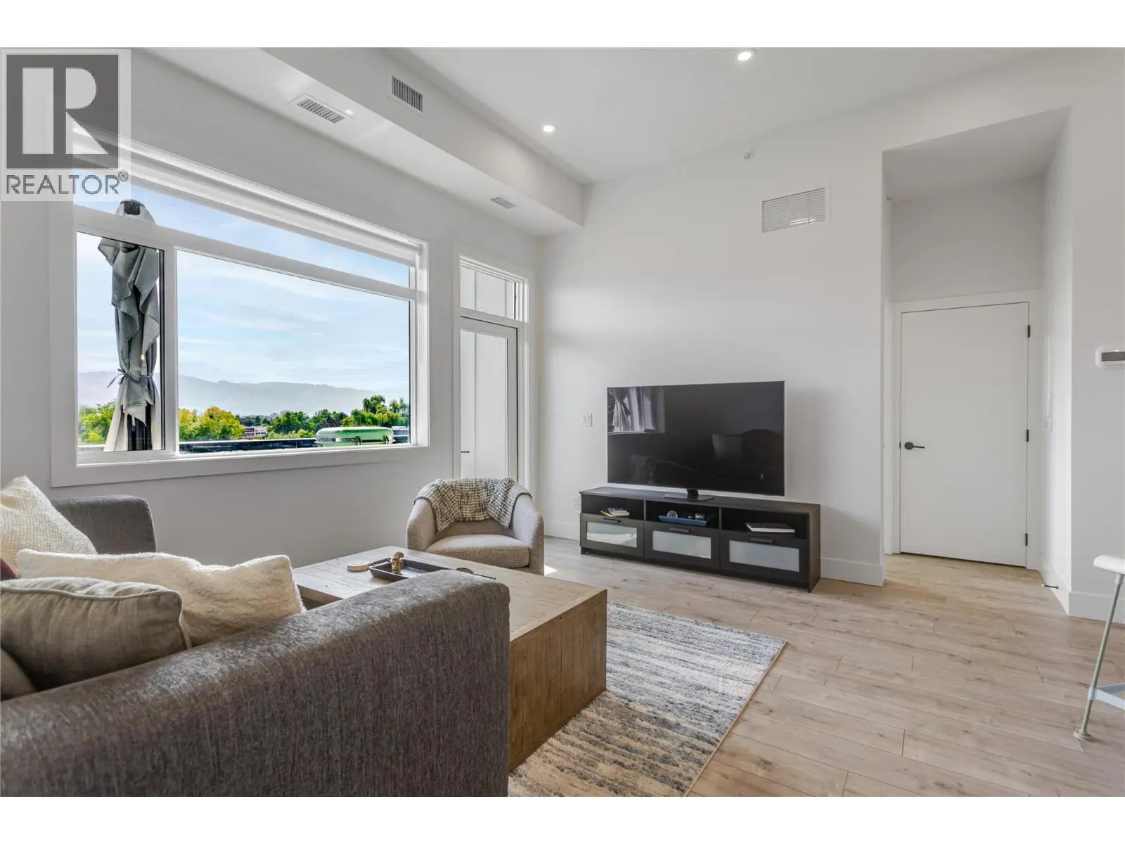 1220 Pacific Avenue Unit# 507. Kelowna, British Columbia