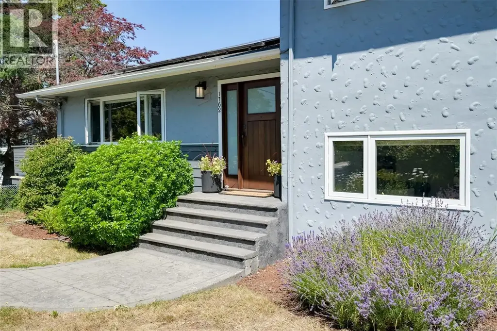 1762 Midgard Ave, Saanich