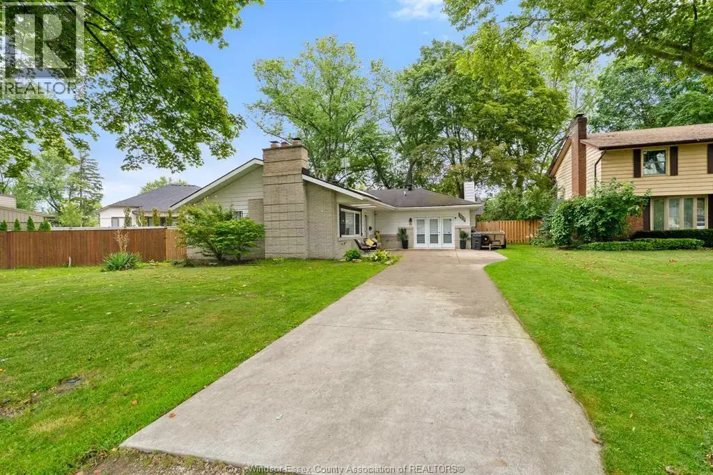 112 Clovelly, Tecumseh