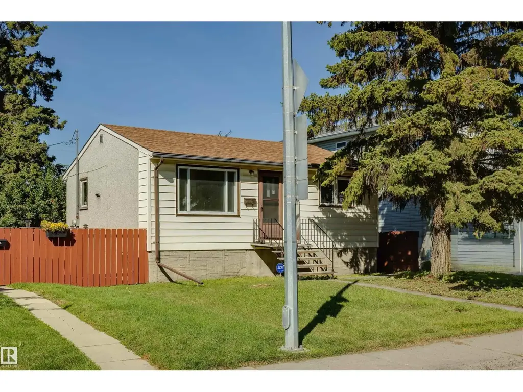 10916 151 St Nw, Edmonton