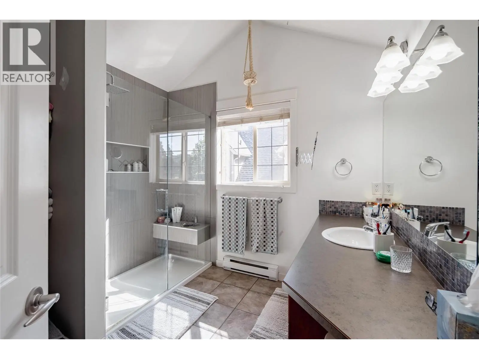 952 Lawson Avenue Unit# 101. Kelowna, British Columbia