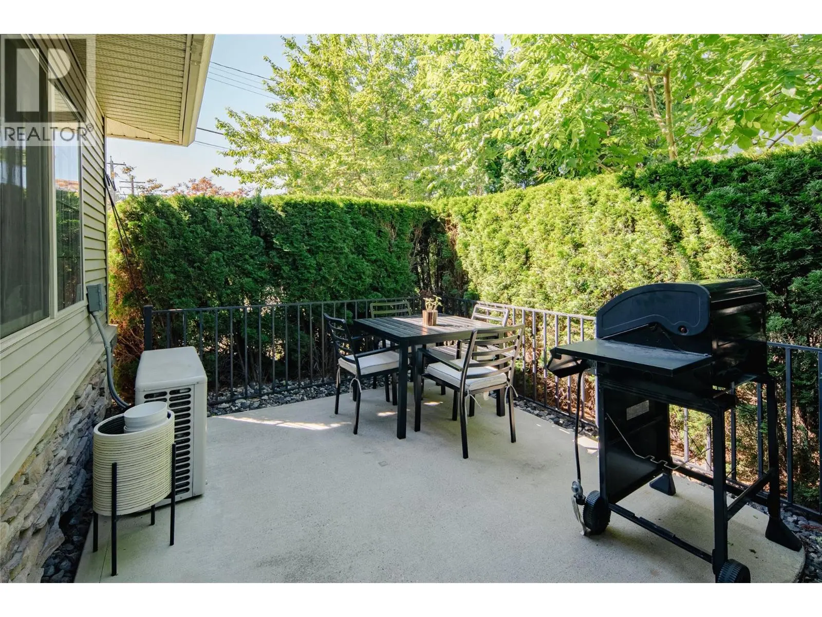 952 Lawson Avenue Unit# 101. Kelowna, British Columbia