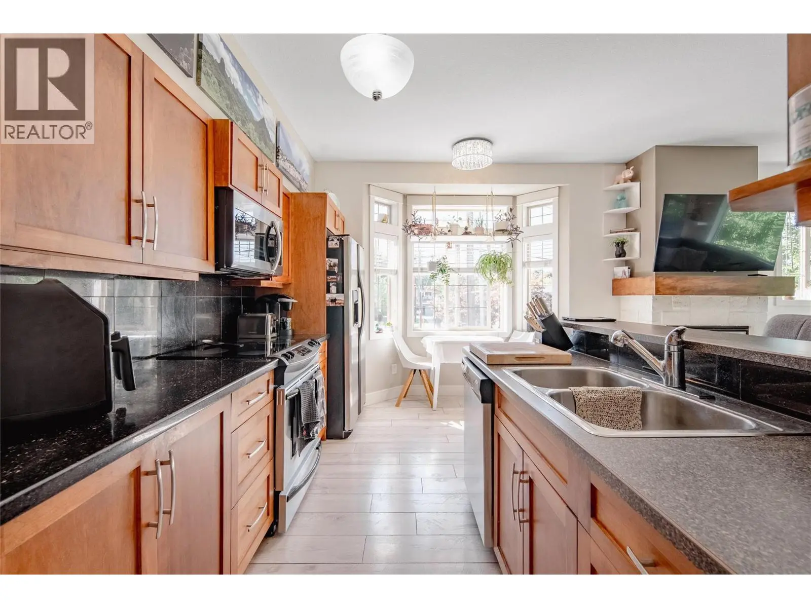 952 Lawson Avenue Unit# 101. Kelowna, British Columbia