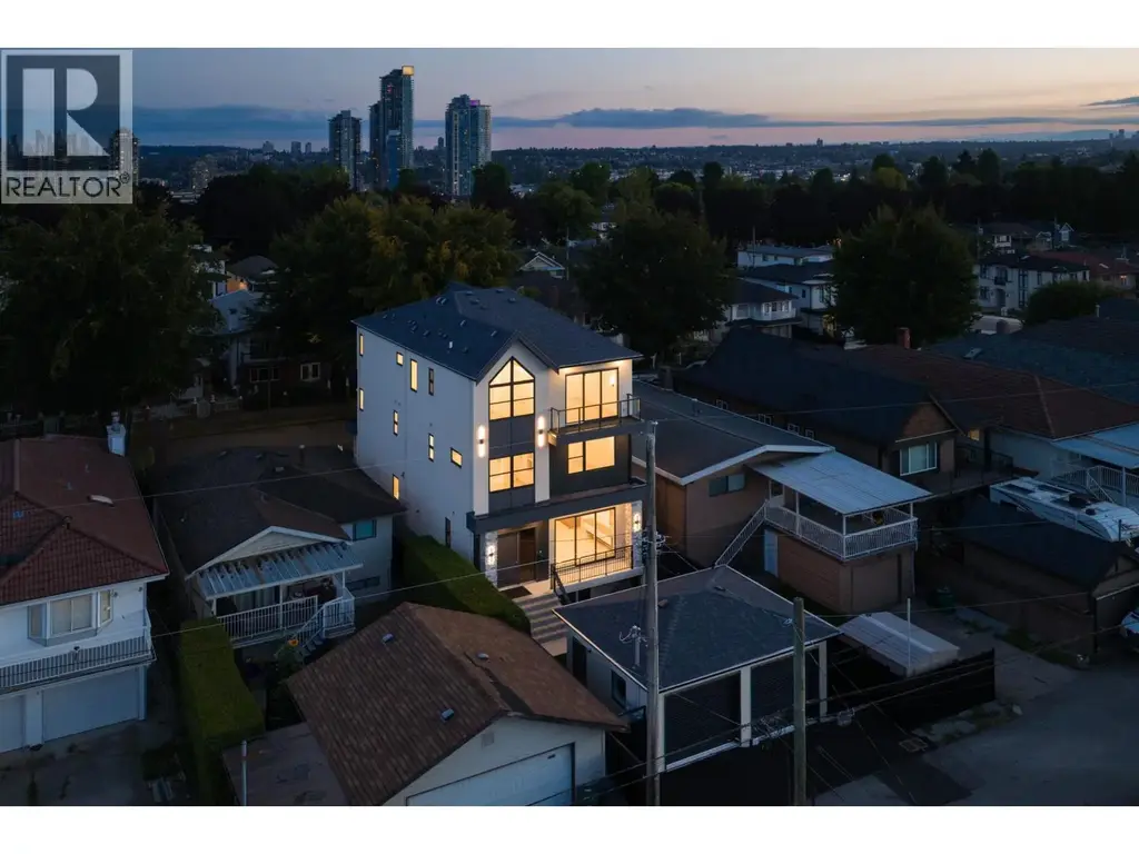 2 4331 Union Street, Burnaby