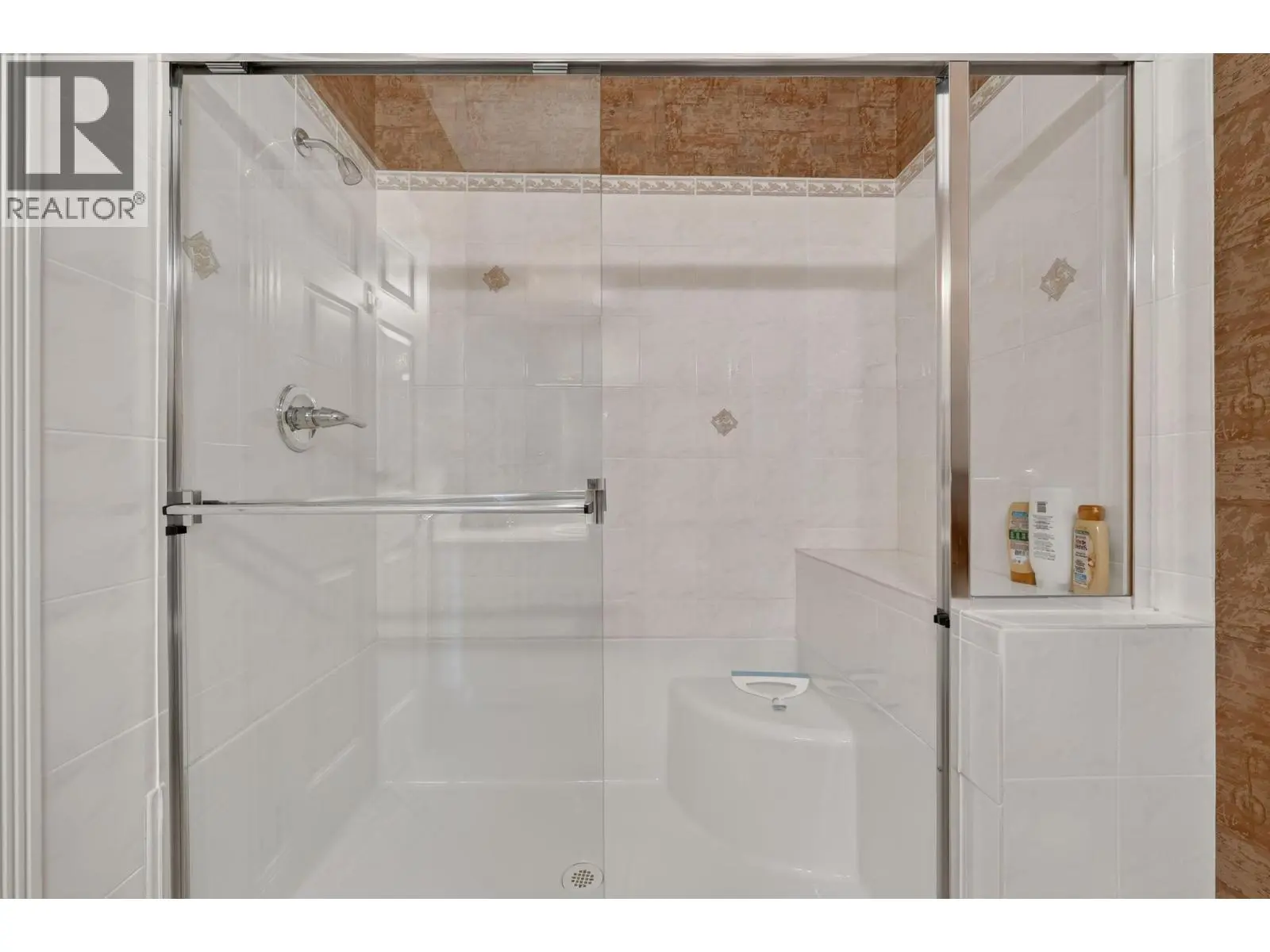 1986 Bowes Street Unit# 109. Kelowna, British Columbia