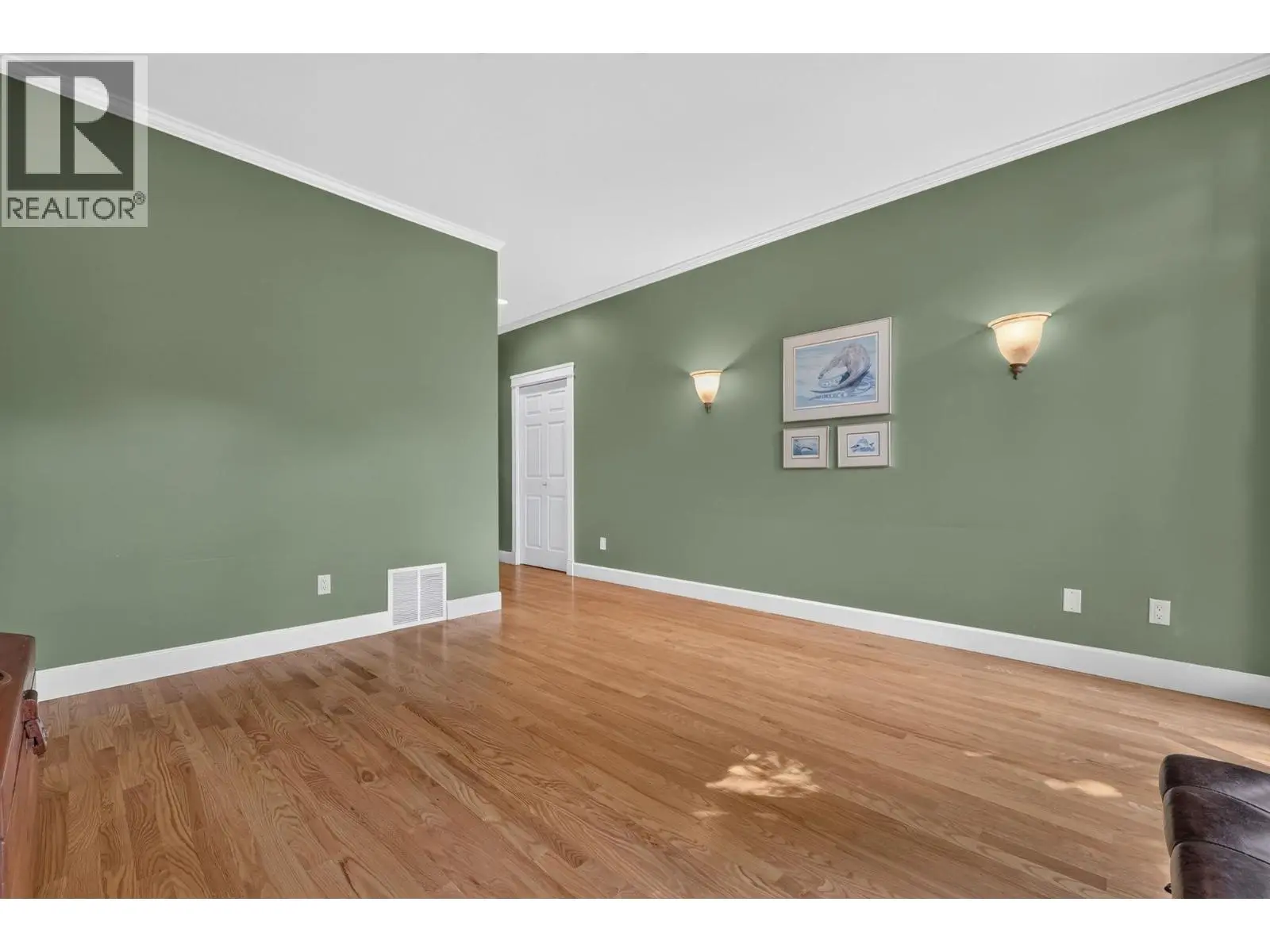 1986 Bowes Street Unit# 109. Kelowna, British Columbia
