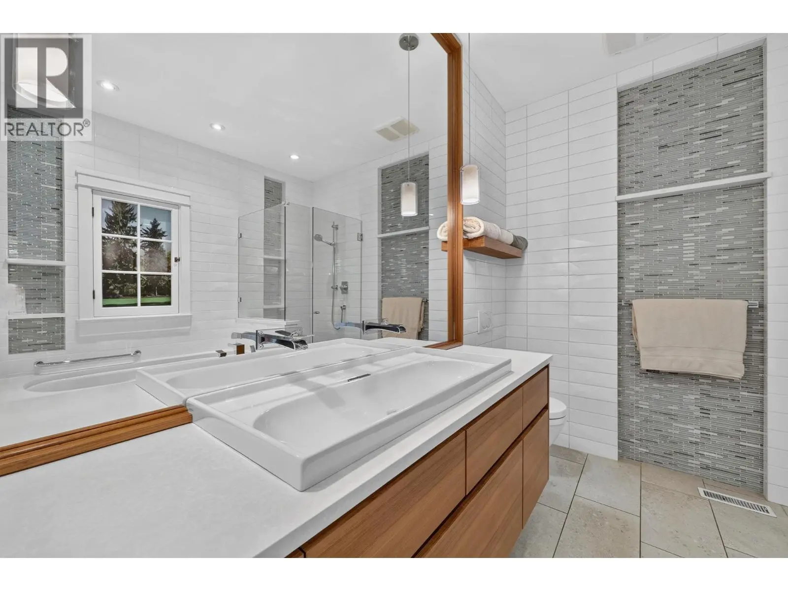 1986 Bowes Street Unit# 109. Kelowna, British Columbia