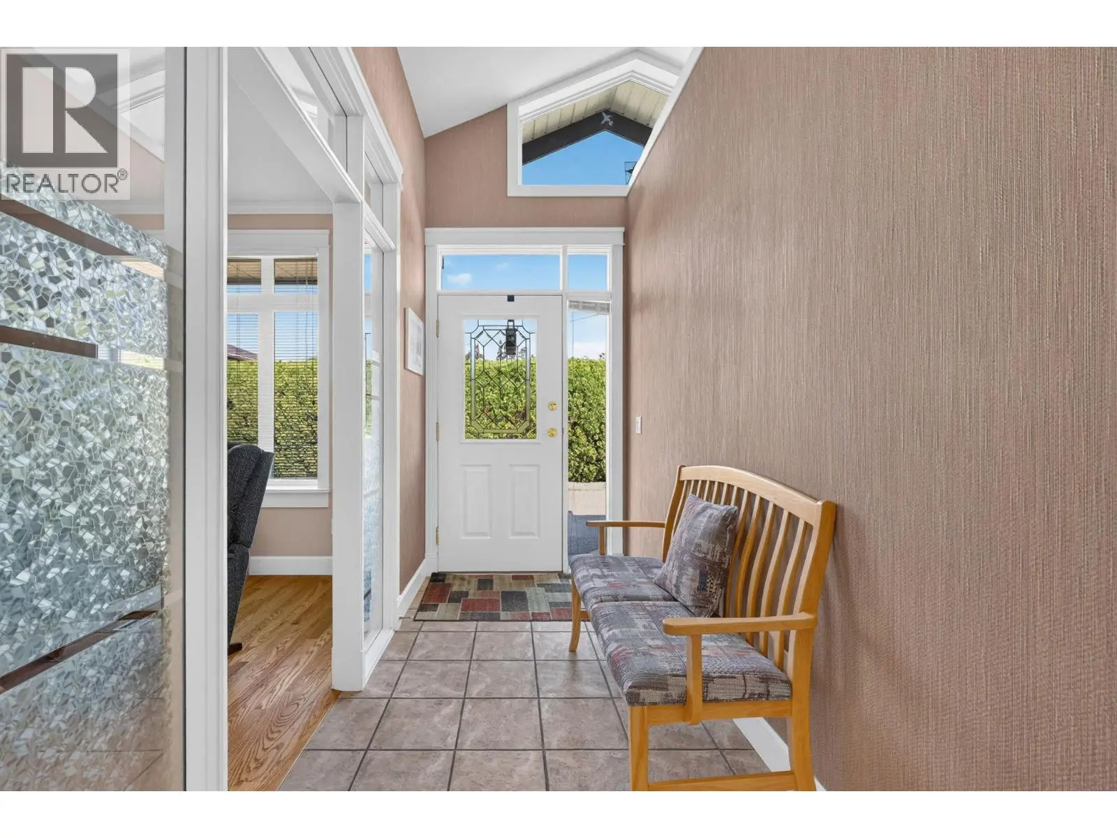 1986 Bowes Street Unit# 109. Kelowna, British Columbia
