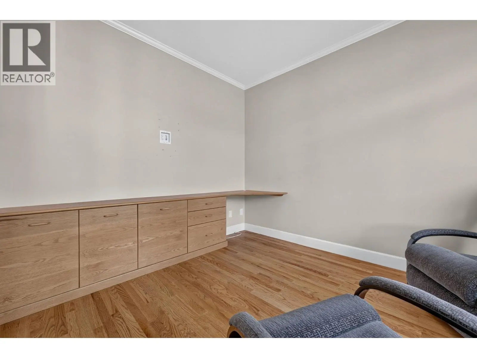 1986 Bowes Street Unit# 109. Kelowna, British Columbia