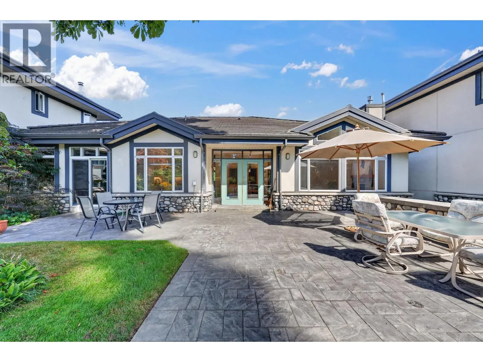 1986 Bowes Street Unit# 109. Kelowna, British Columbia