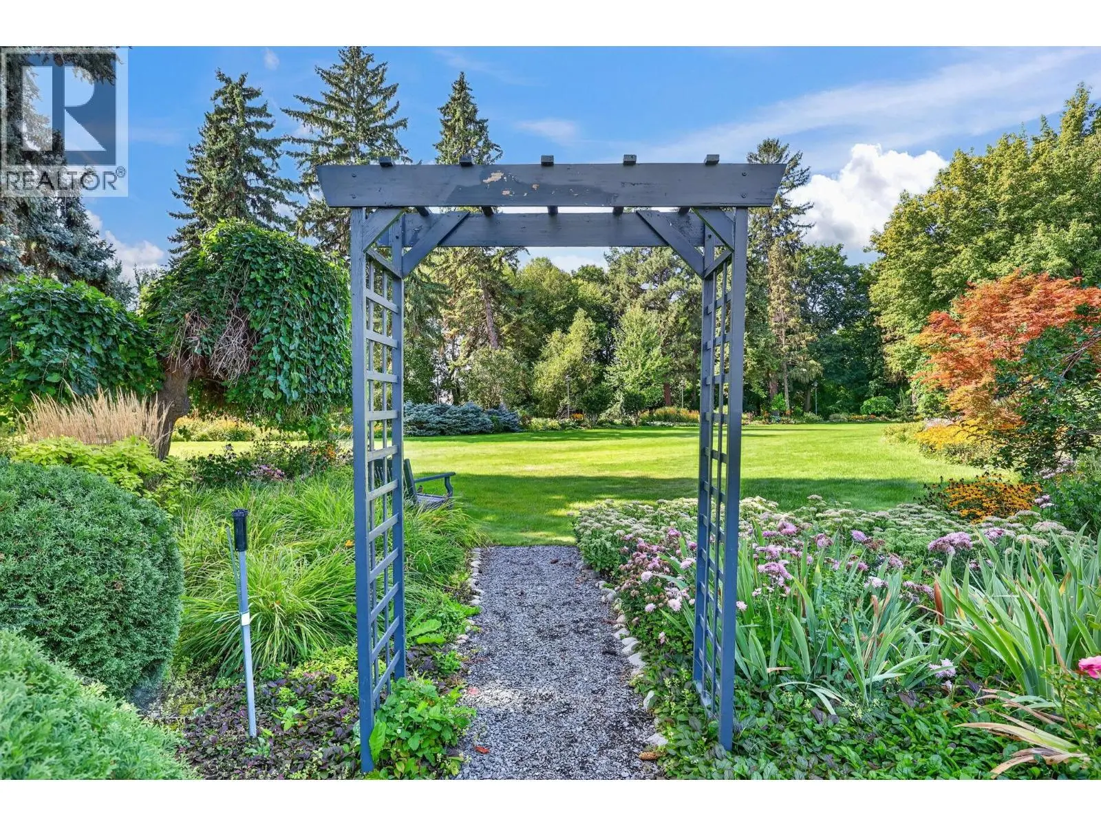 1986 Bowes Street Unit# 109. Kelowna, British Columbia