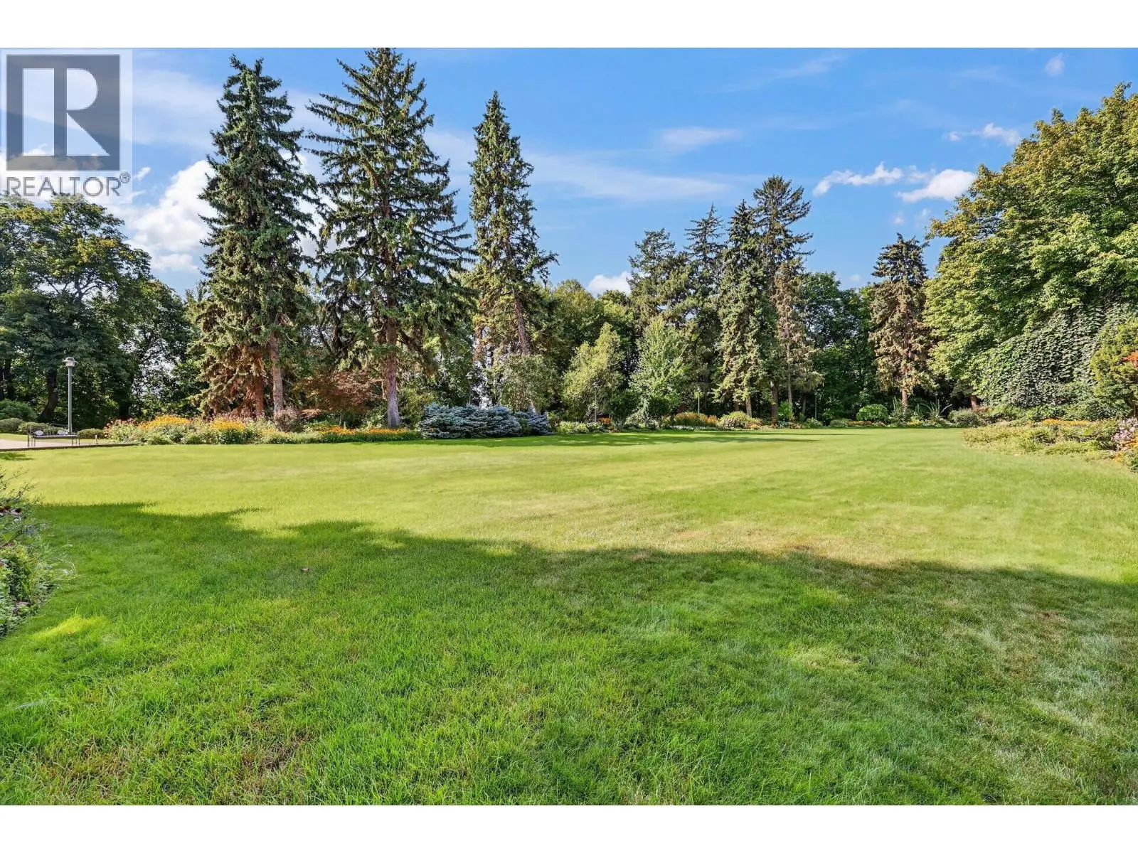 1986 Bowes Street Unit# 109. Kelowna, British Columbia