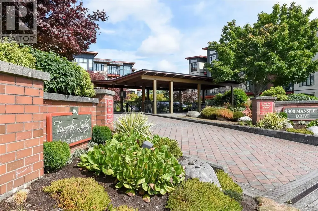 212 2300 Mansfield Dr, Courtenay