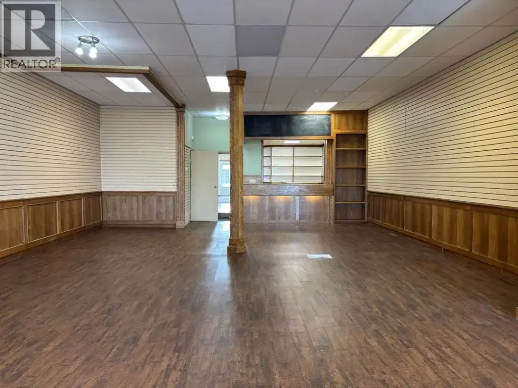 121 Center Street W, Vulcan