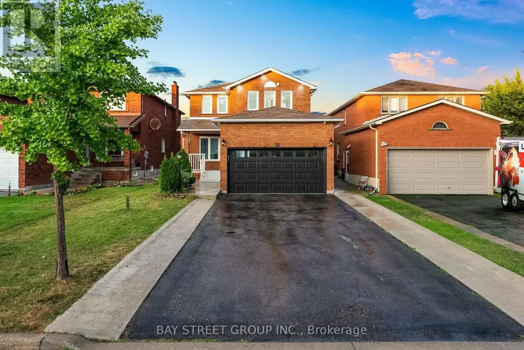 34 Lamp Crescent, Vaughan (West Woodbridge)