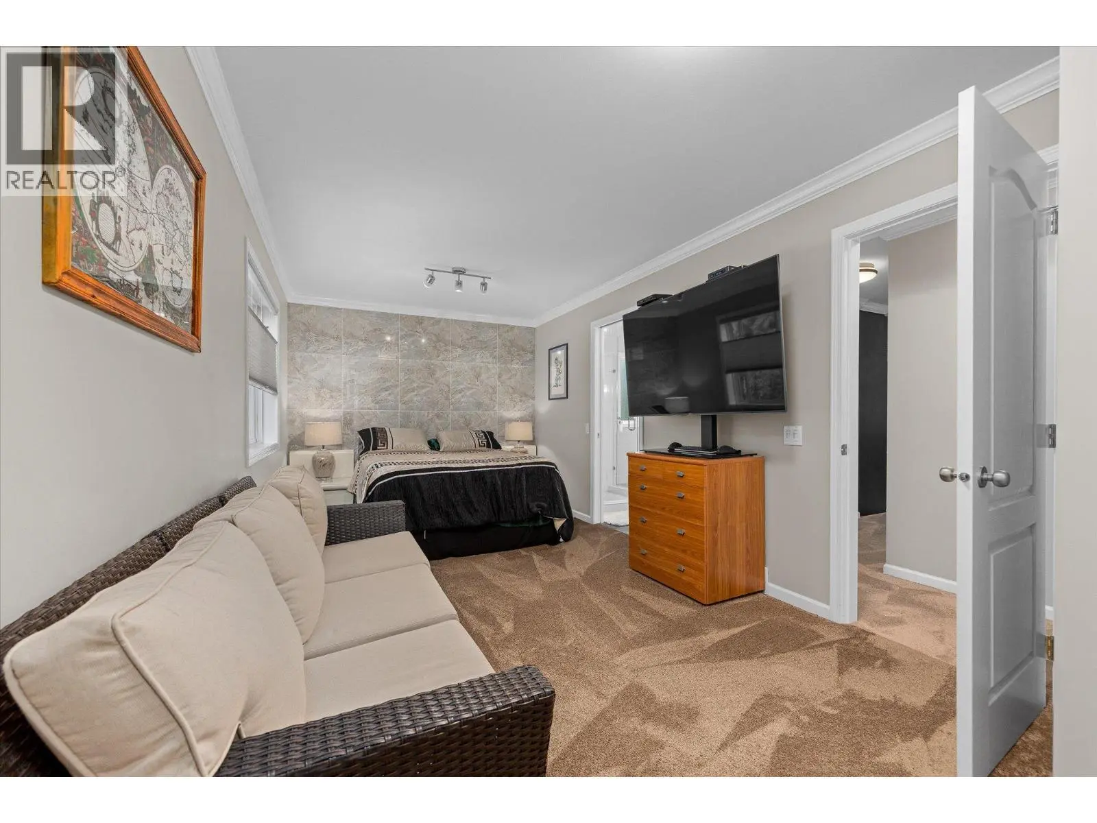 842 Raymer Road. Kelowna, British Columbia