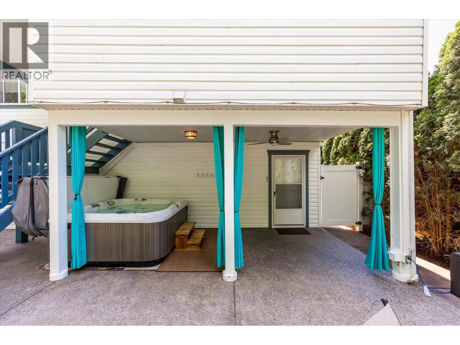 842 Raymer Road. Kelowna, British Columbia