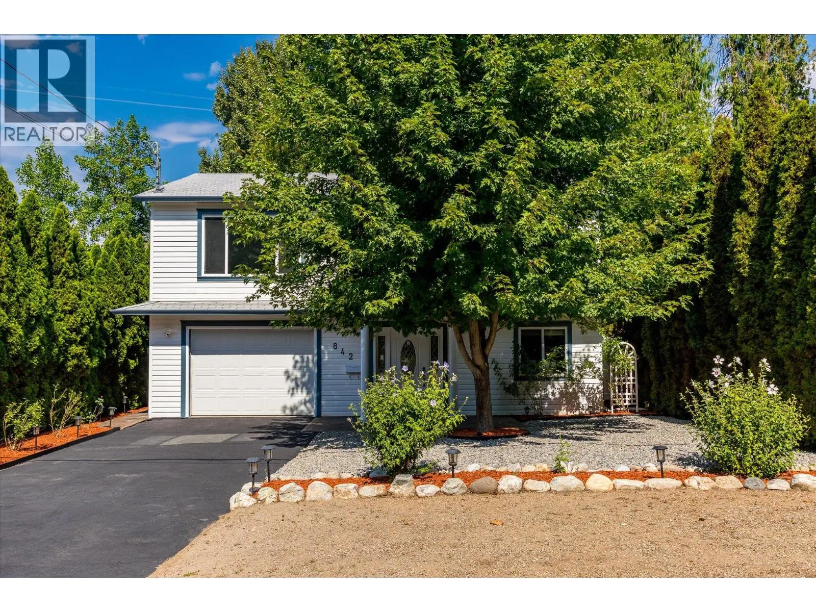842 Raymer Road. Kelowna, British Columbia