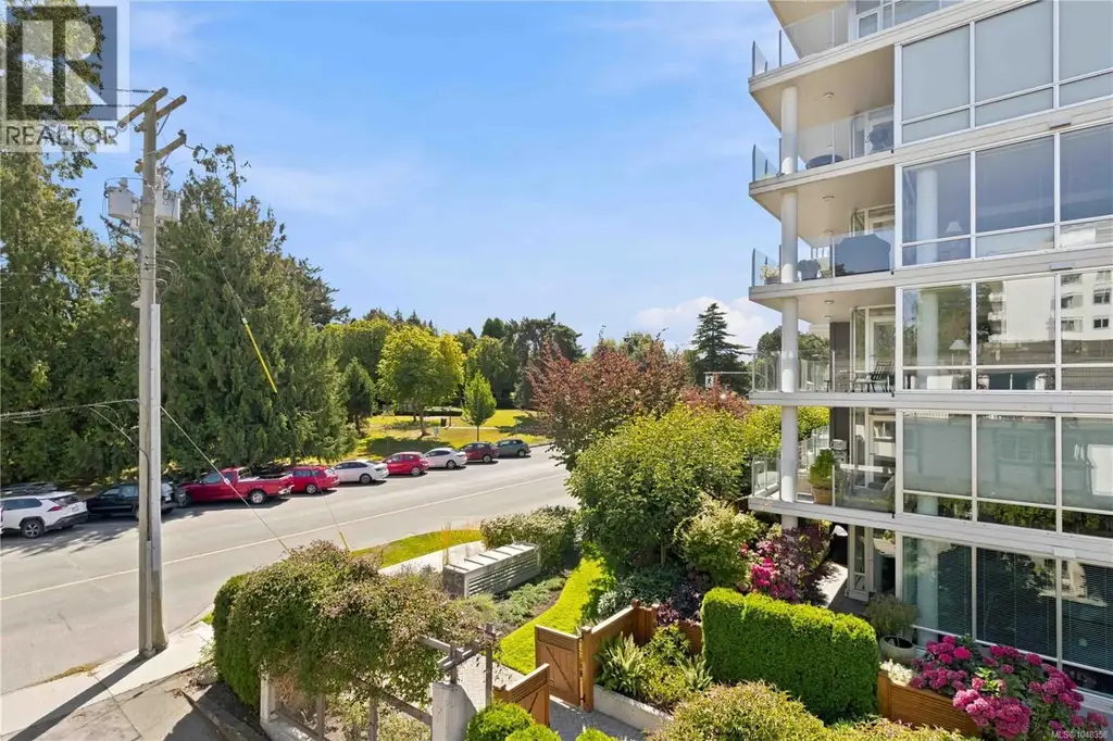 2 210 Douglas St, Victoria