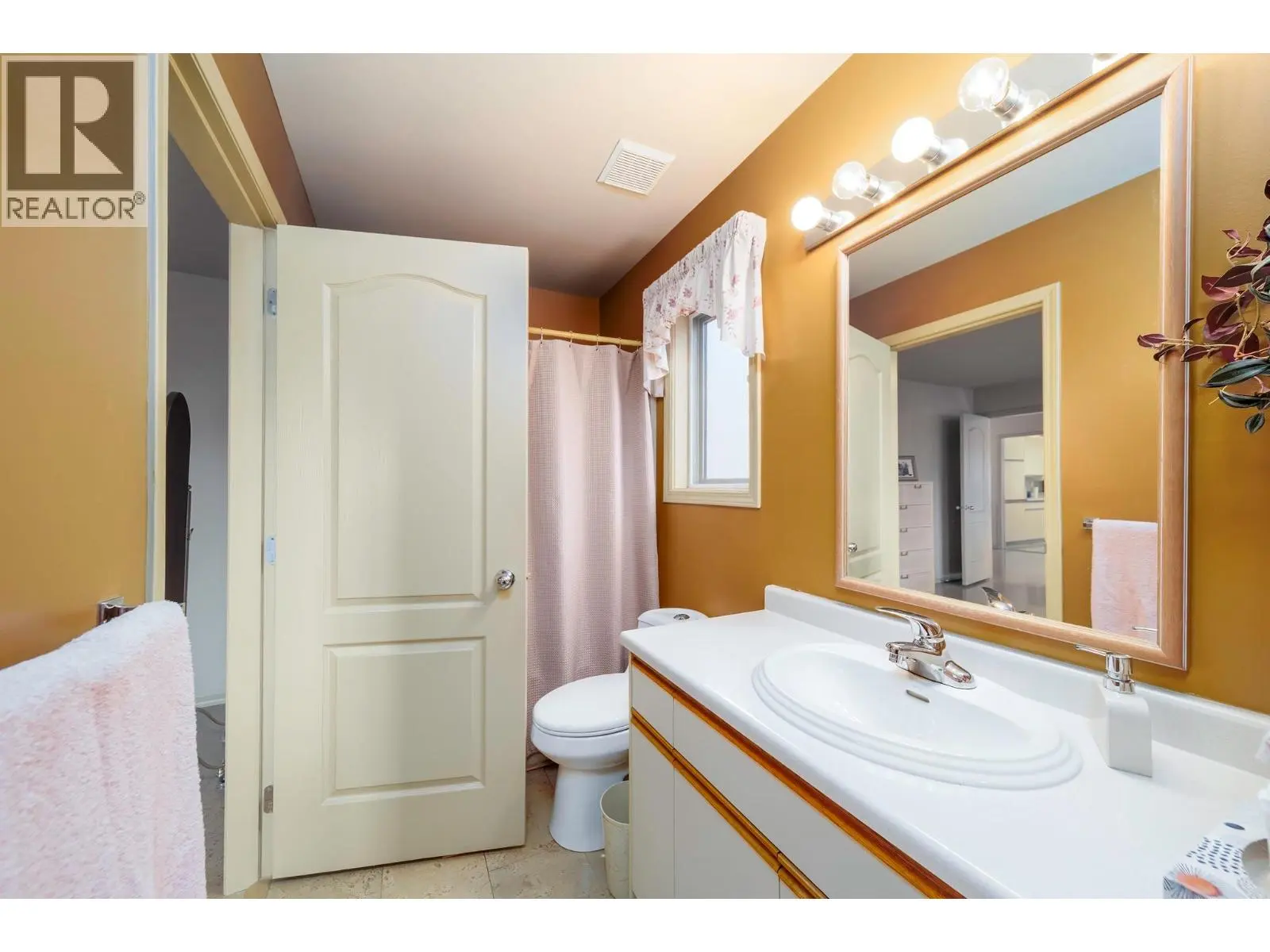 933 Purcell Drive. Kelowna, British Columbia