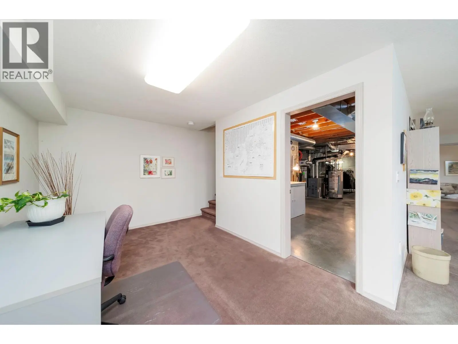 933 Purcell Drive. Kelowna, British Columbia