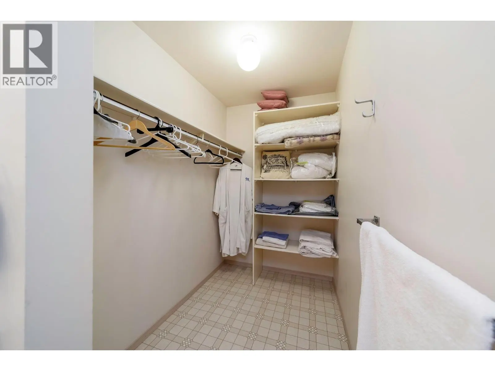 933 Purcell Drive. Kelowna, British Columbia