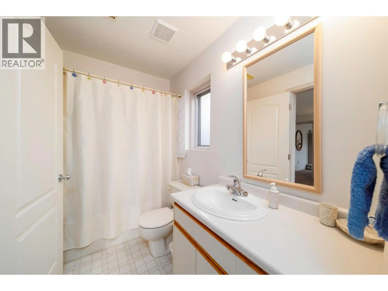 933 Purcell Drive. Kelowna, British Columbia