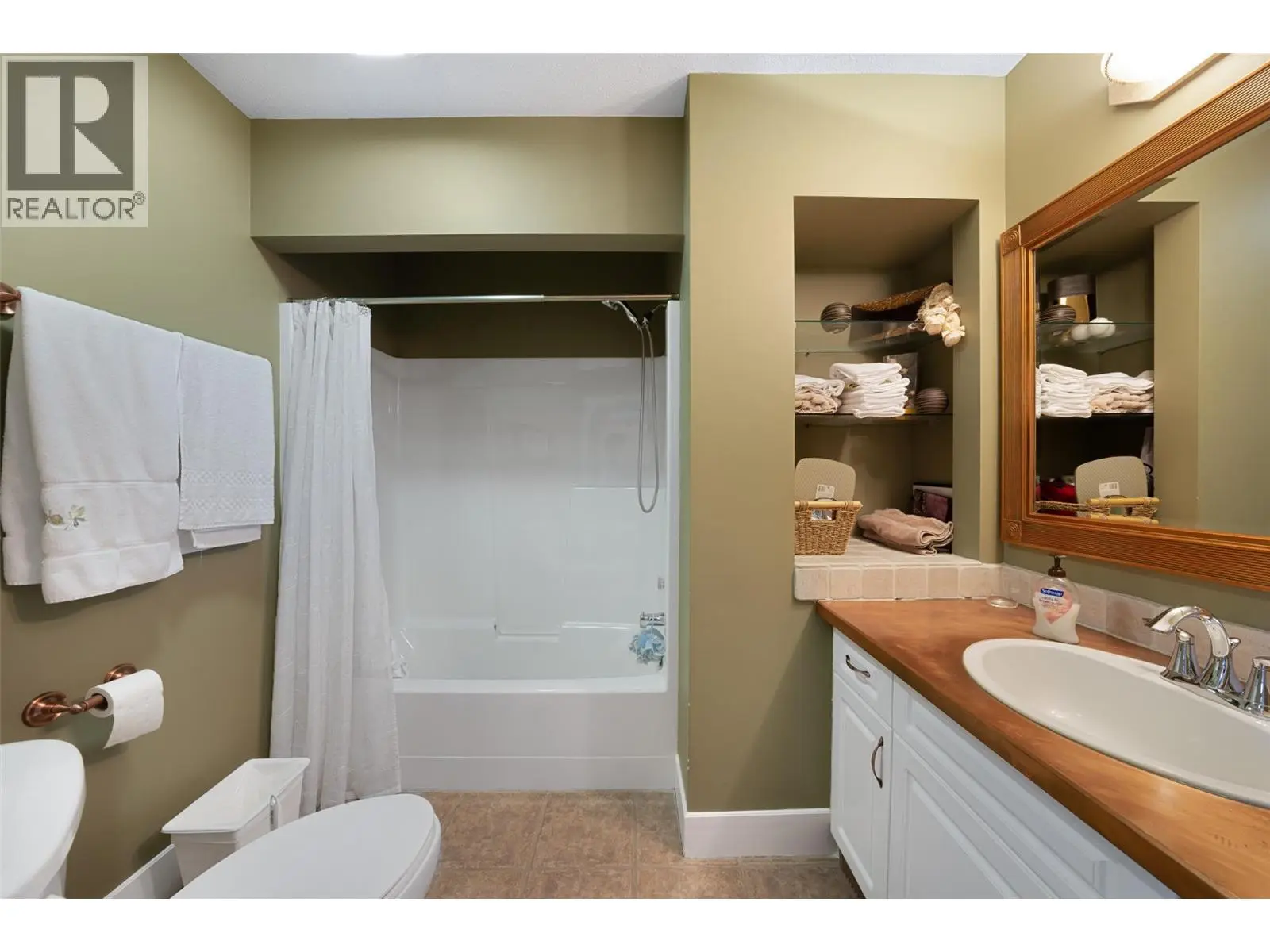 205 Merlin Court. Kelowna, British Columbia