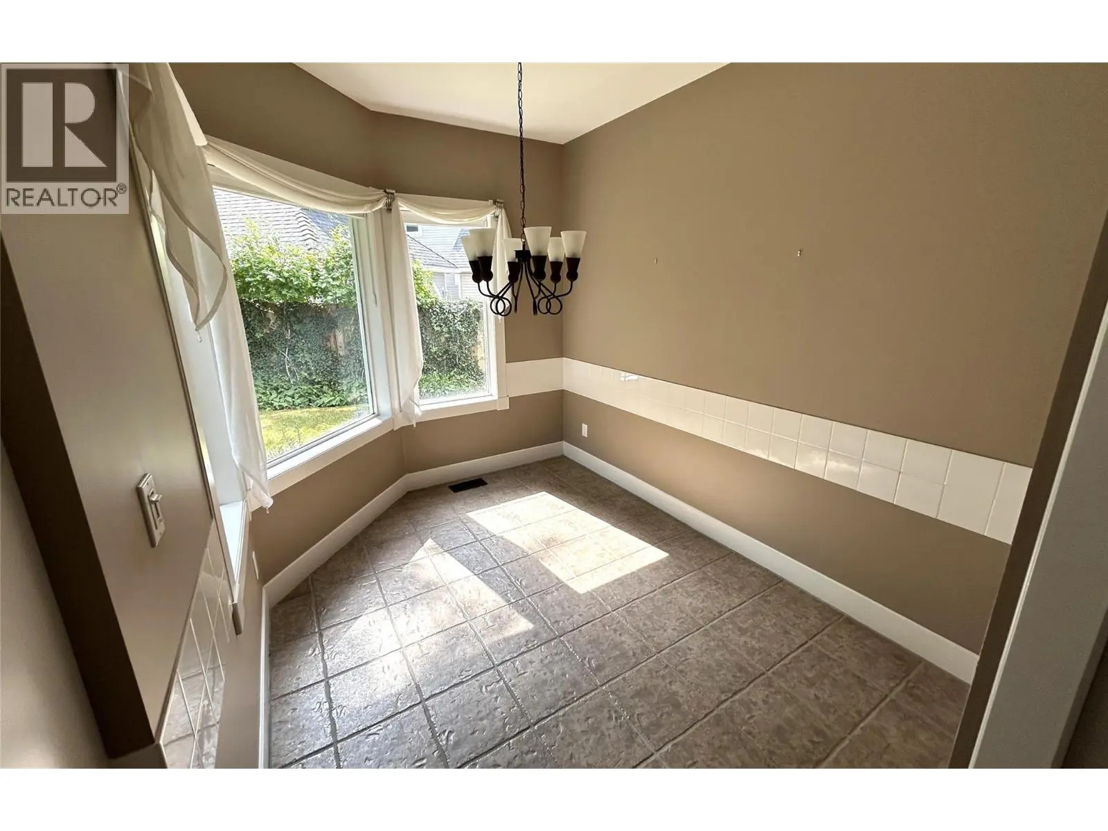 205 Merlin Court. Kelowna, British Columbia