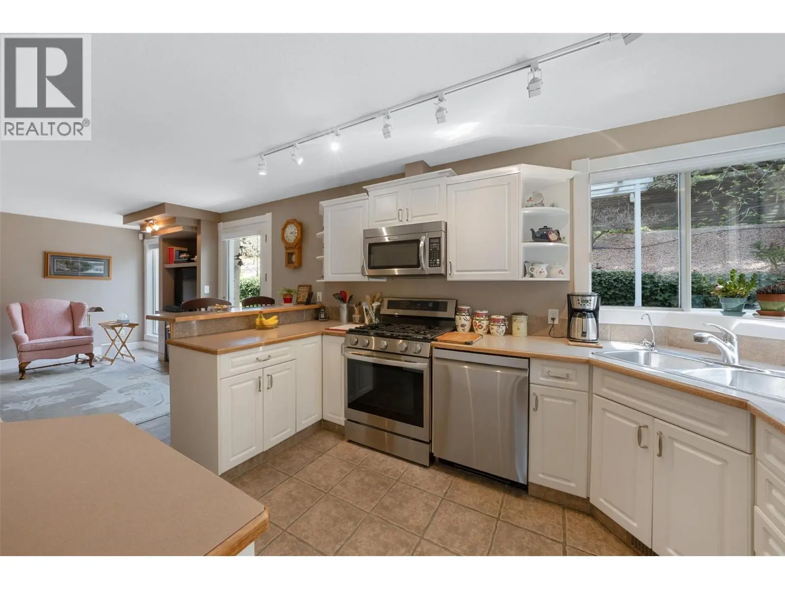 205 Merlin Court. Kelowna, British Columbia