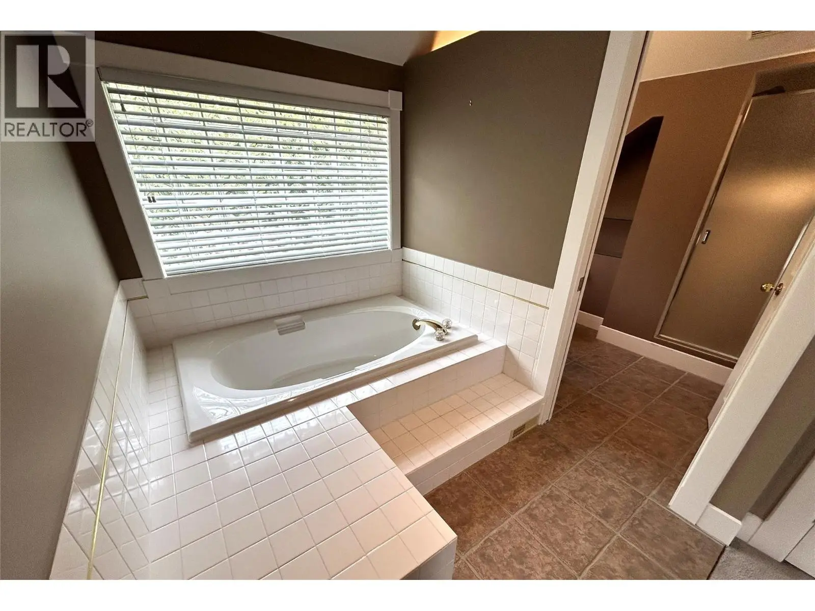 205 Merlin Court. Kelowna, British Columbia
