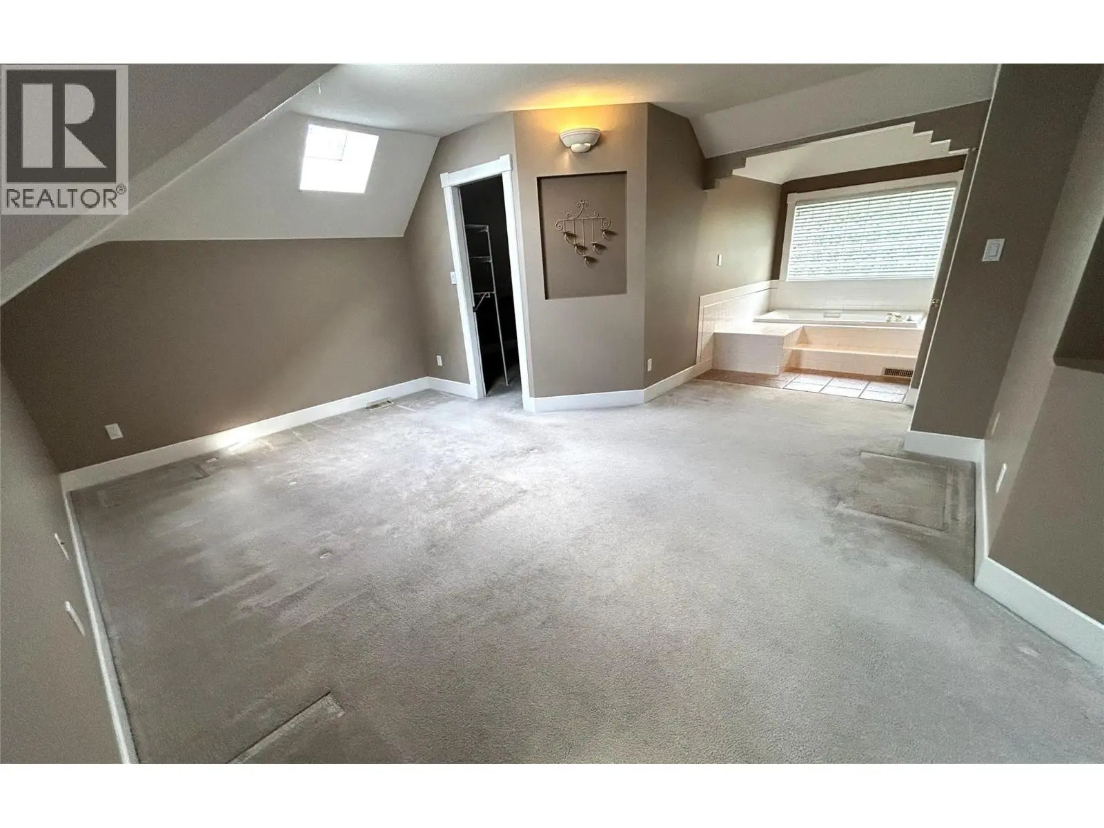 205 Merlin Court. Kelowna, British Columbia