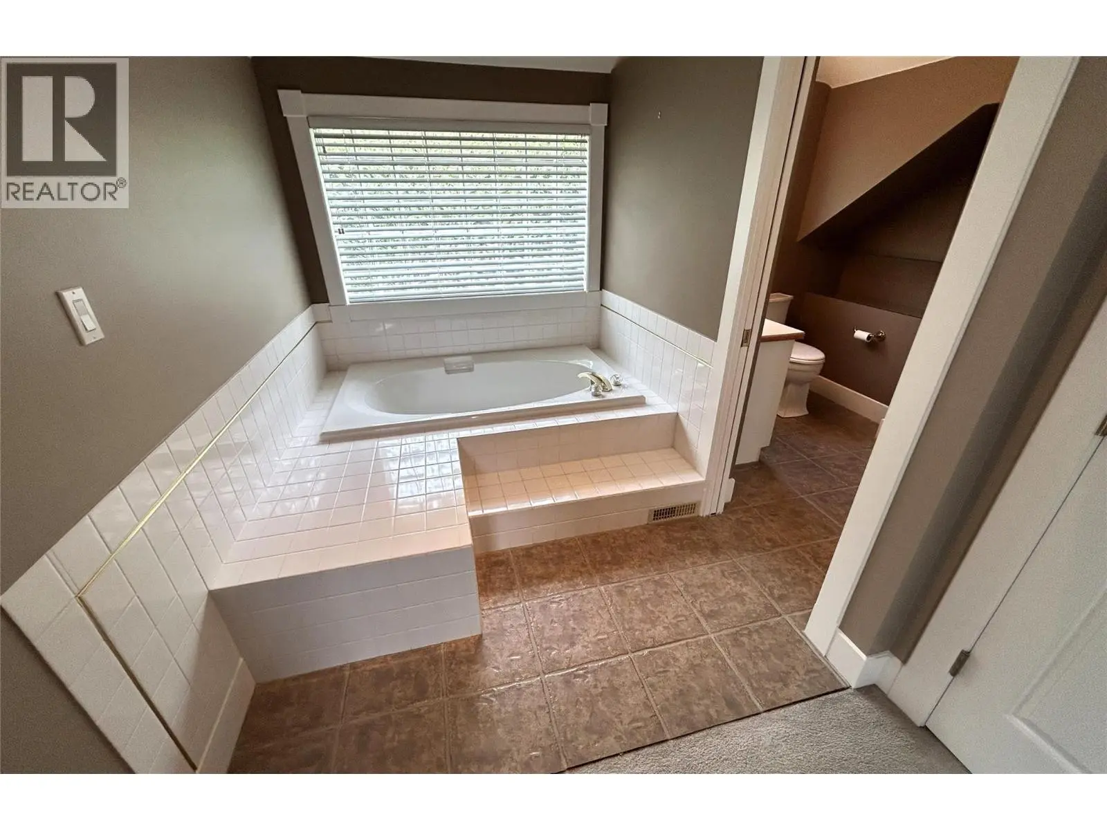205 Merlin Court. Kelowna, British Columbia