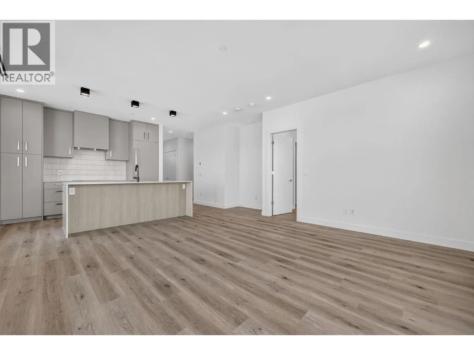 3300 Lakeshore Road Unit# 1303. Kelowna, British Columbia