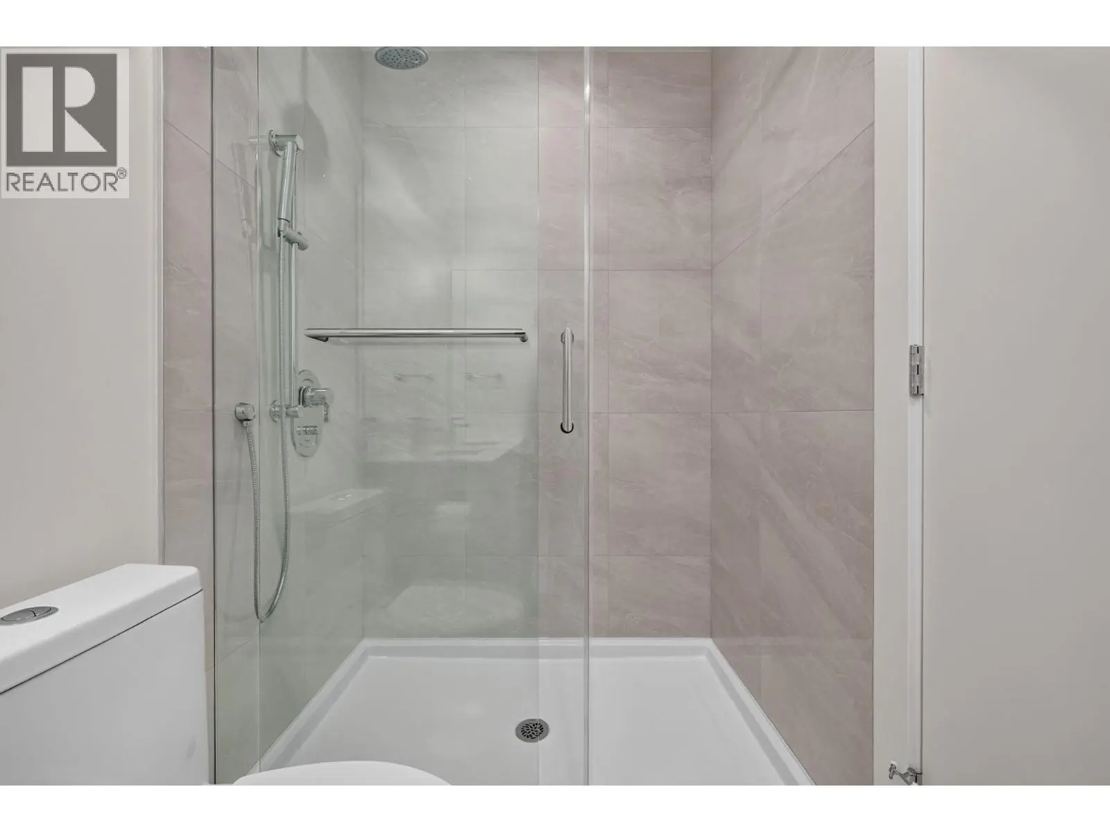3300 Lakeshore Road Unit# 1303. Kelowna, British Columbia
