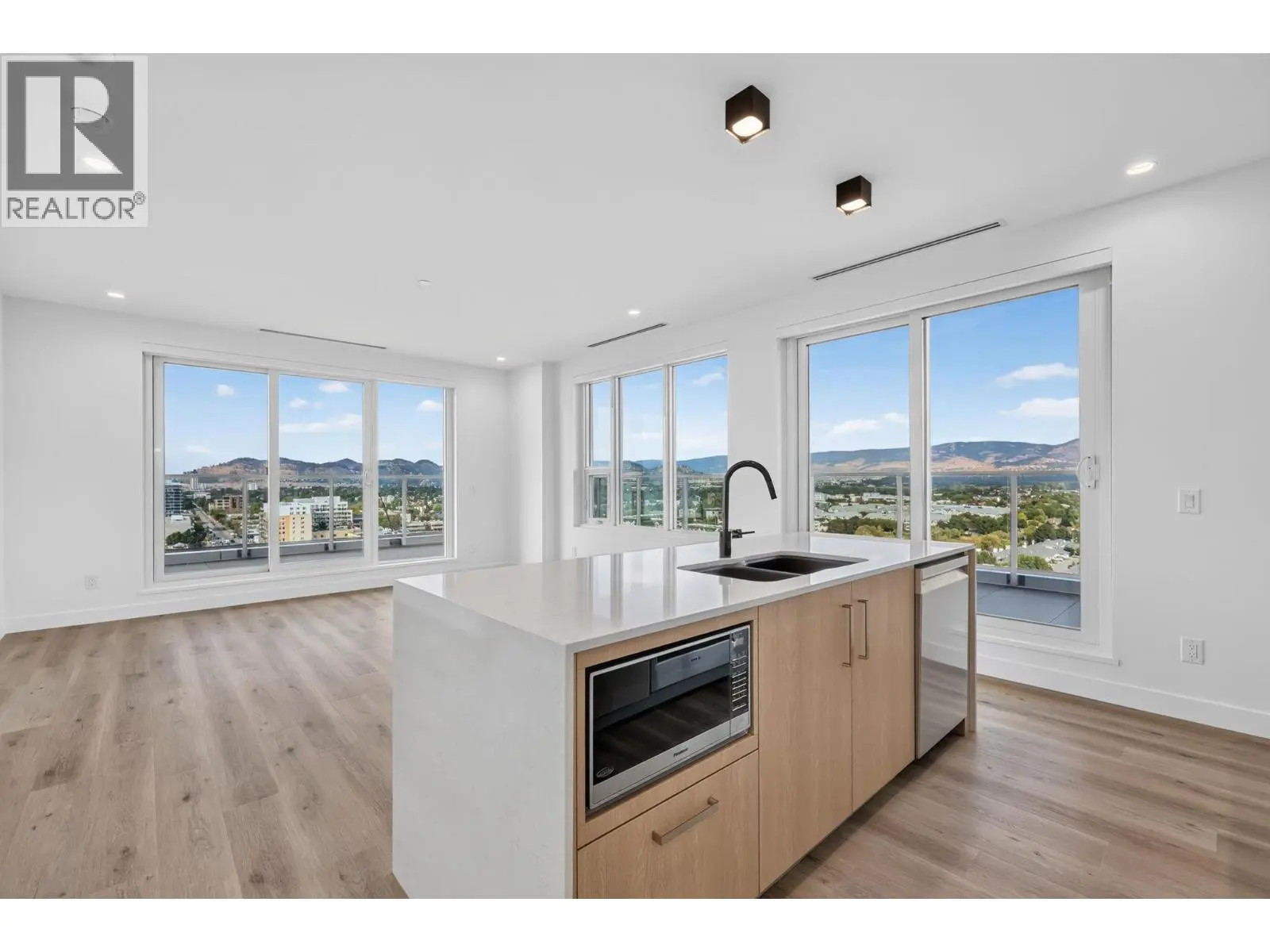 3300 Lakeshore Road Unit# 1303. Kelowna, British Columbia