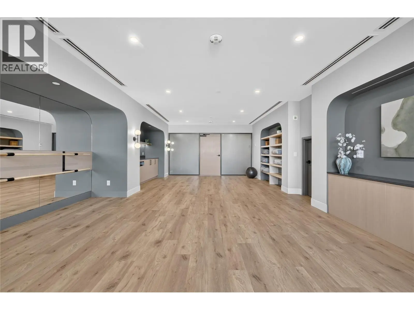 3300 Lakeshore Road Unit# 1303. Kelowna, British Columbia
