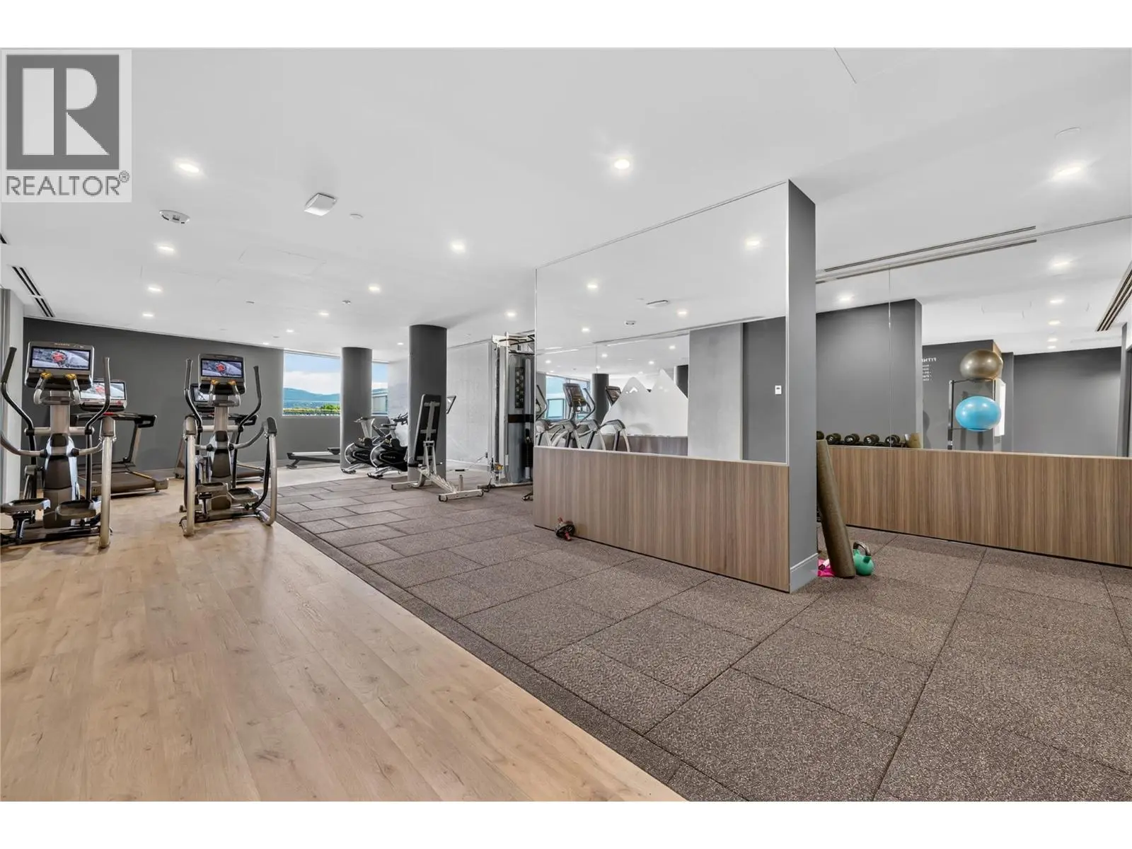 3300 Lakeshore Road Unit# 1303. Kelowna, British Columbia
